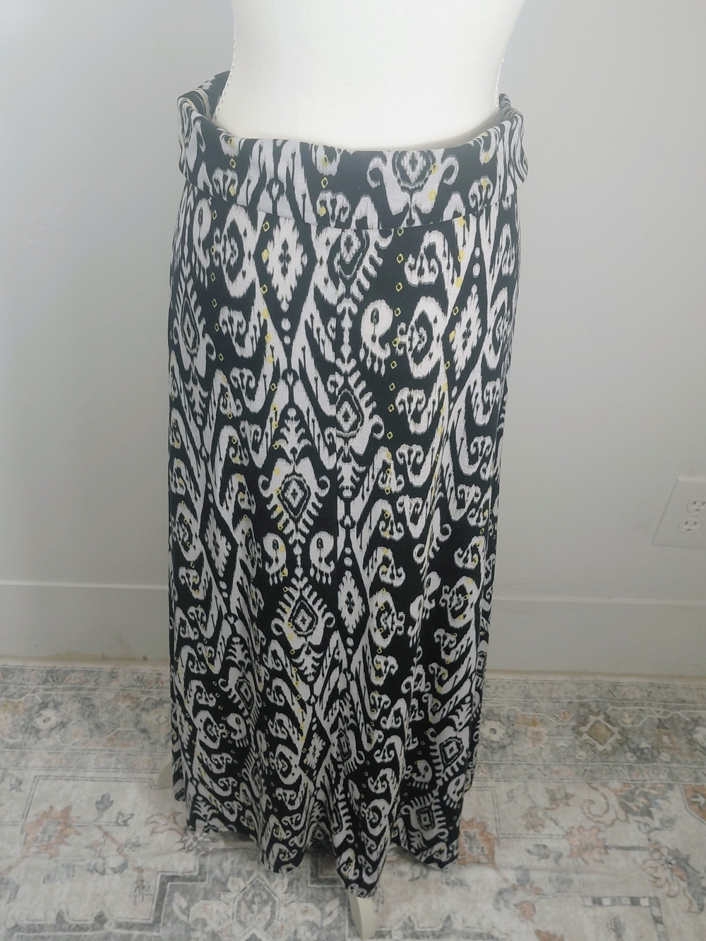 new directions Black and White Ikat Maxi Skirt